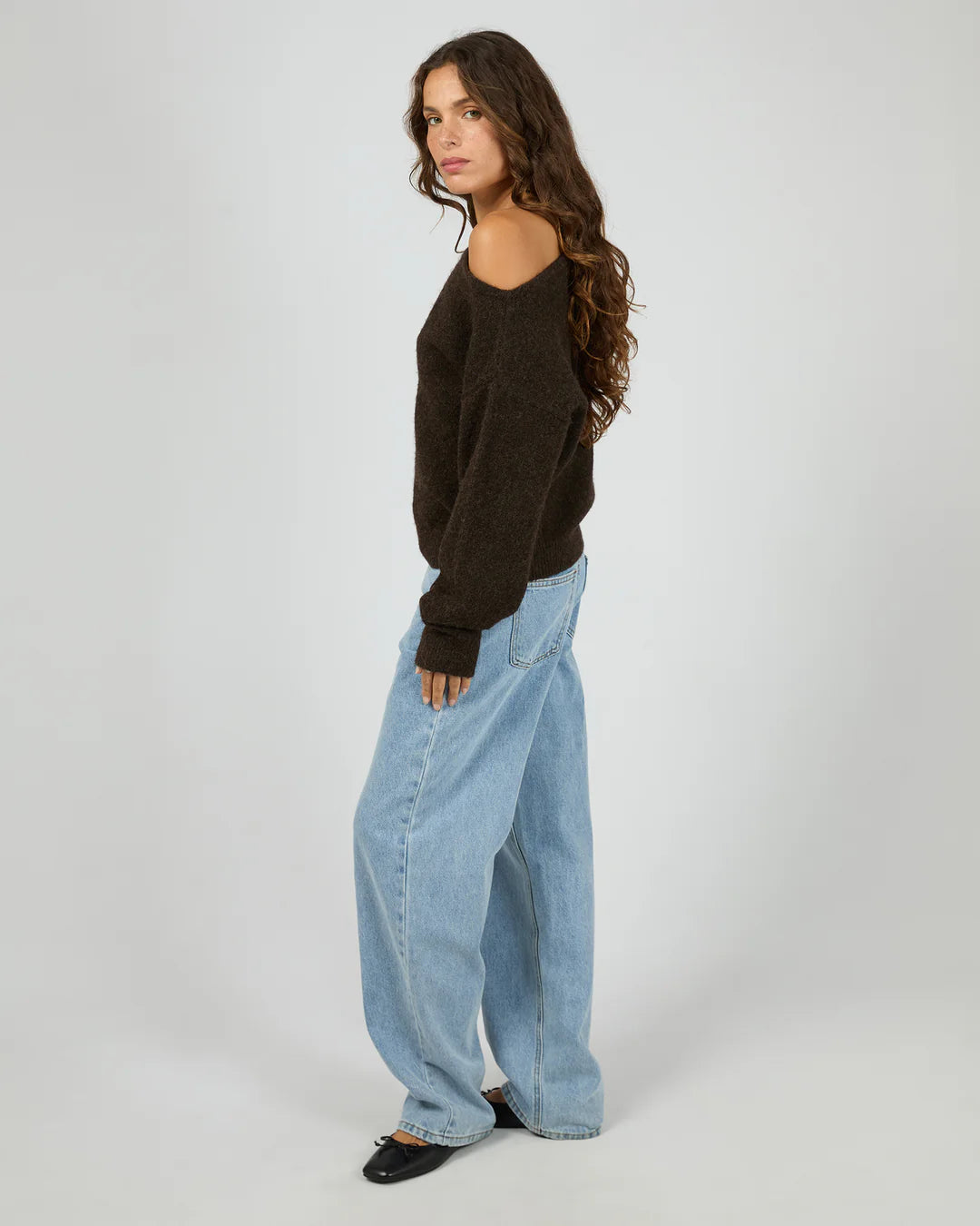 SILENT THEORY Off Shoulder Knit Jumper - Chocolate