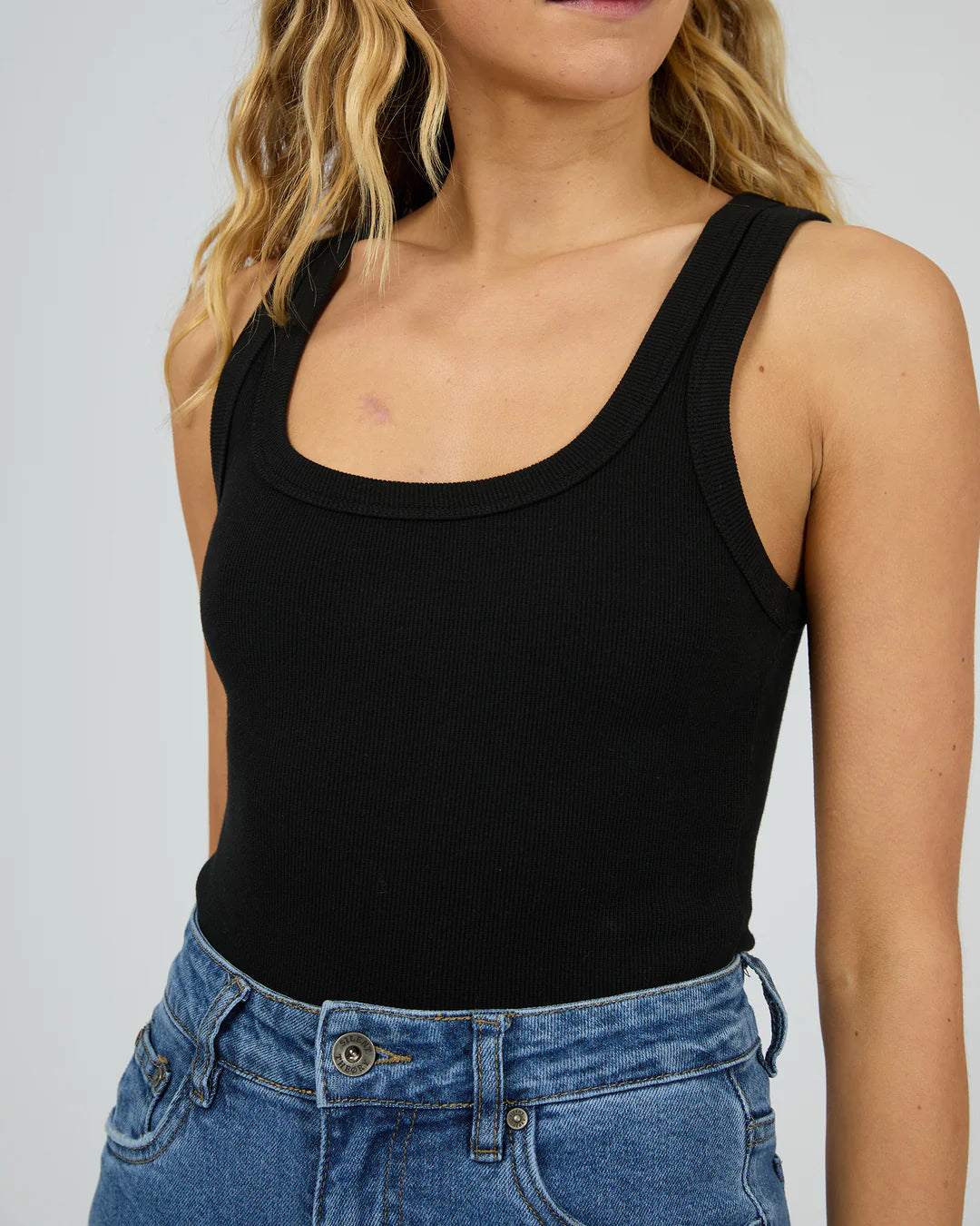 SILENT THEORY Mia Tank - Black