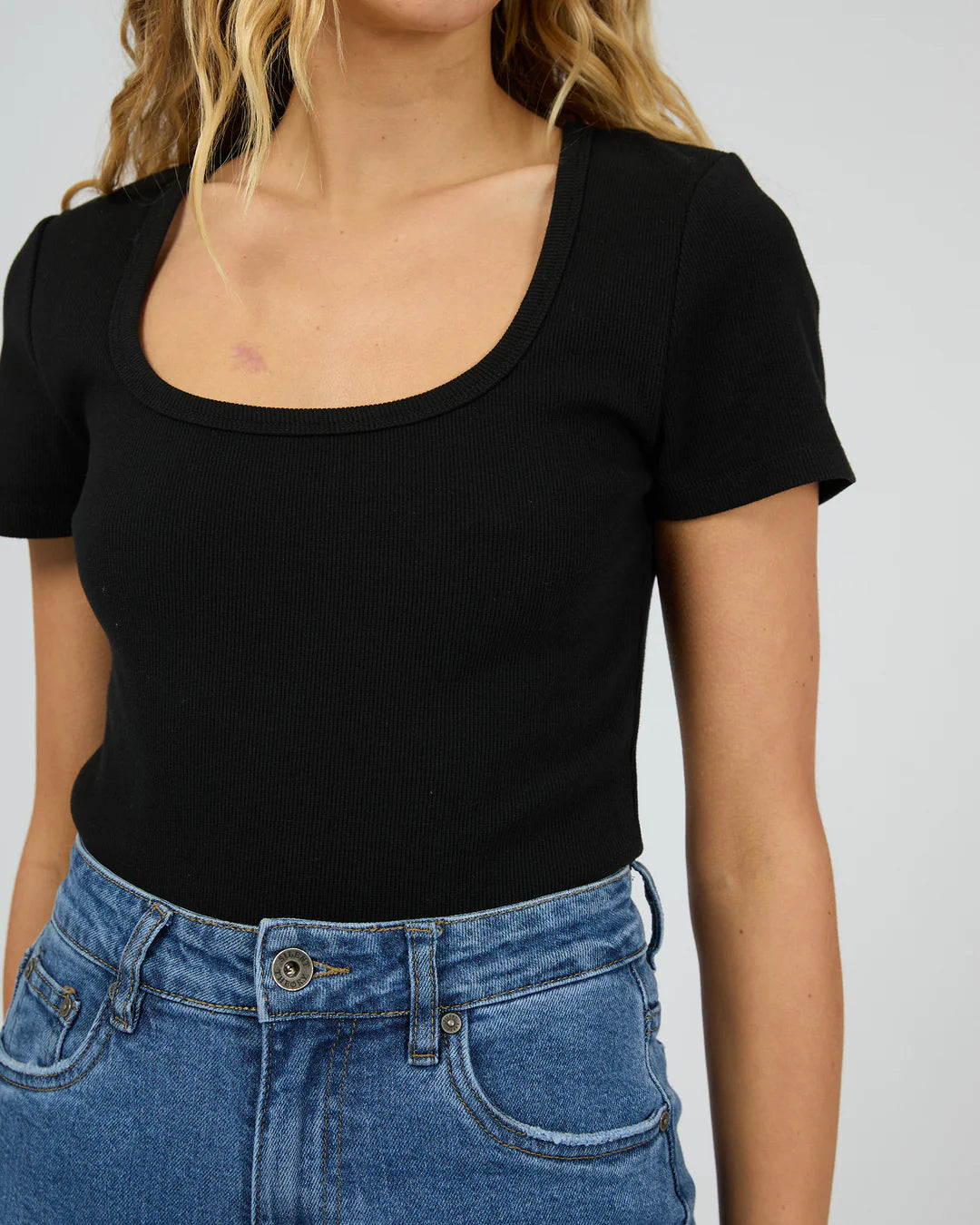 SILENT THEORY Mia Tee - Black