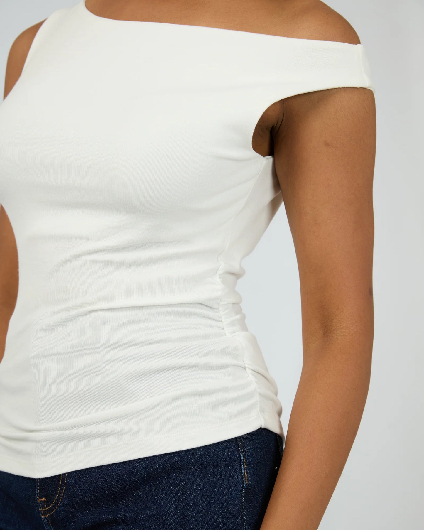 ALL ABOUT EVE Kylie Off Shoulder Top - Vintage White