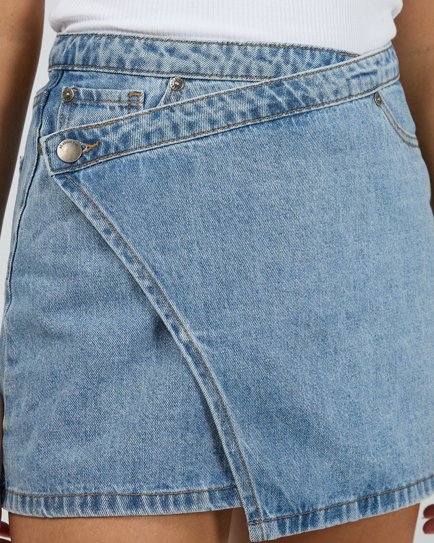 ALL ABOUT EVE Lenni Mini Skort - Light Blue