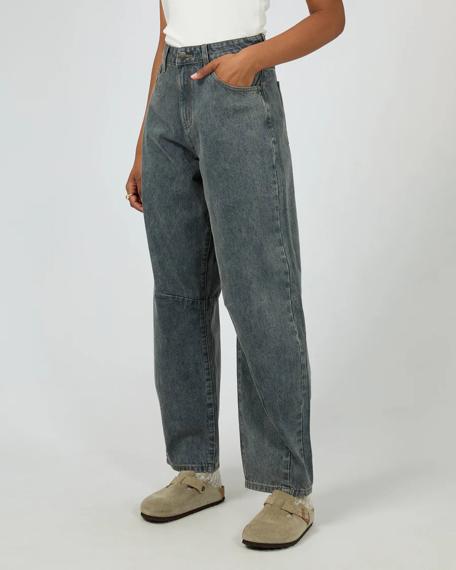 ALL ABOUT EVE Hallie Barrel Leg Jean - Slate