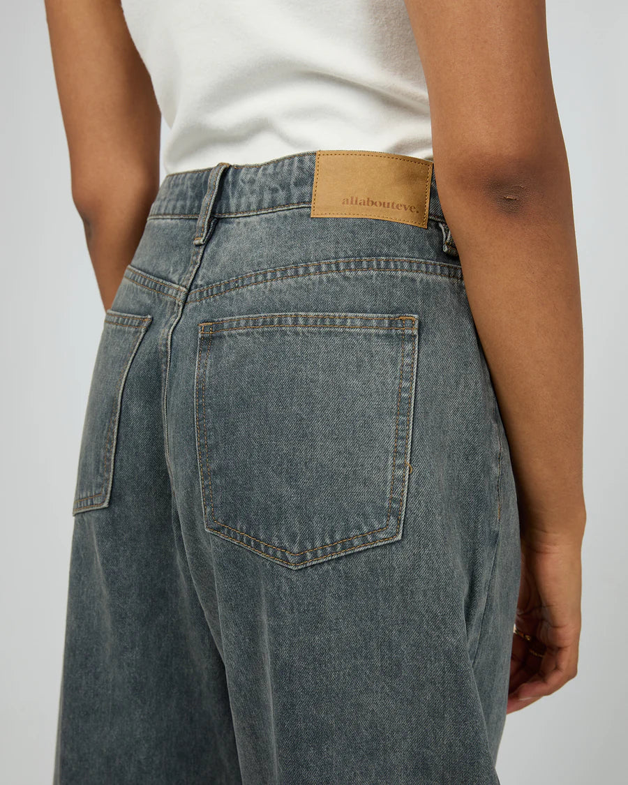ALL ABOUT EVE Hallie Barrel Leg Jean - Slate