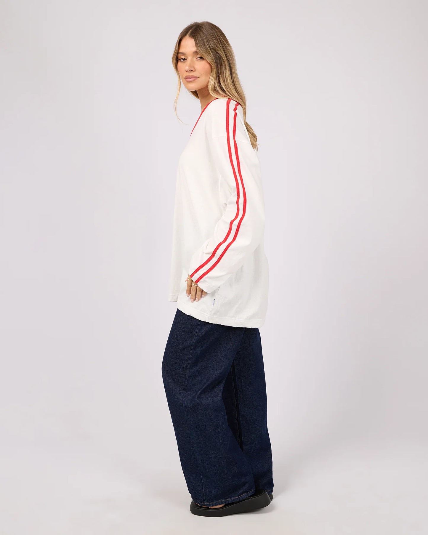 ALL ABOUT EVE Zulu V-Neck Long Sleeve Tee - Vintage White