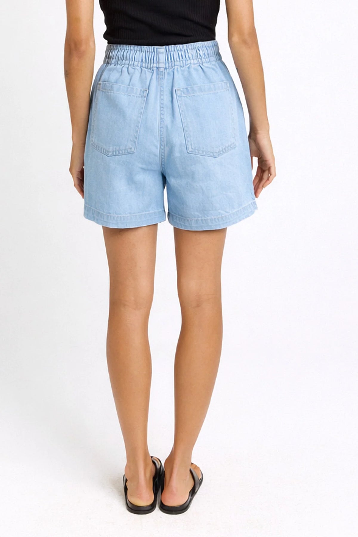 BETTY BASICS Drew Demin Short - Medium Wash
