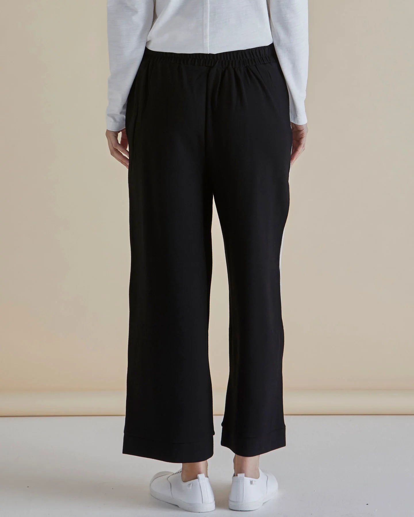 BETTY BASICS Tre's Bien Ponte Jogger - Black