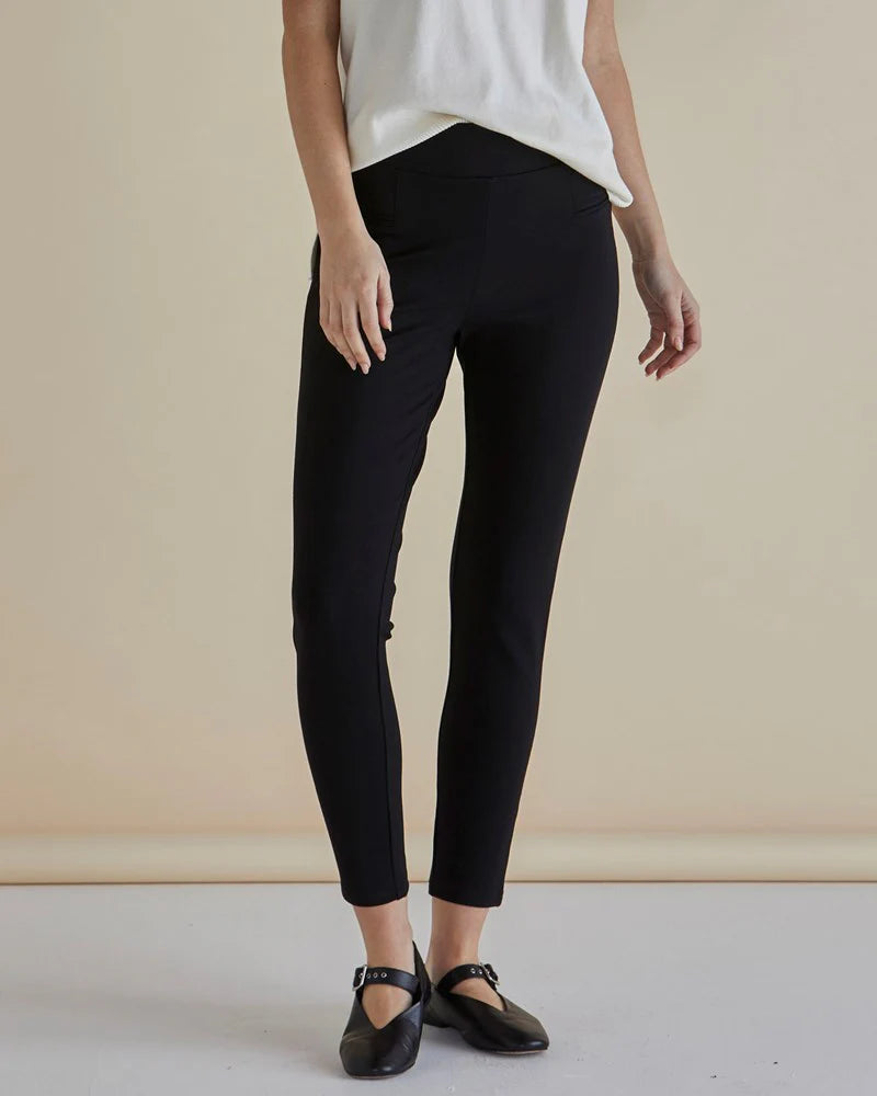 BETTY BASICS Gwen Ponte Legging - Black