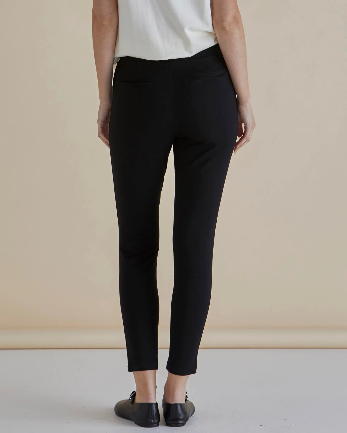 BETTY BASICS Gwen Ponte Legging - Black