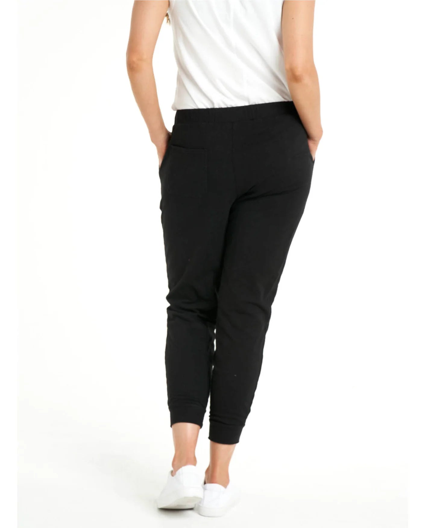 BETTY BASICS Lindsay Jogger - Black
