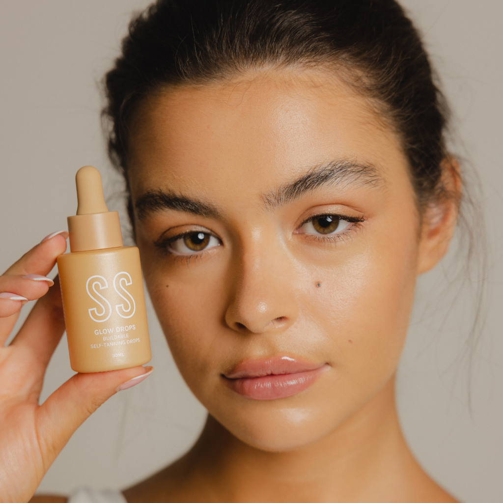 Glow Drops |
Skincare-Infused Face Tan | BEST SELLER