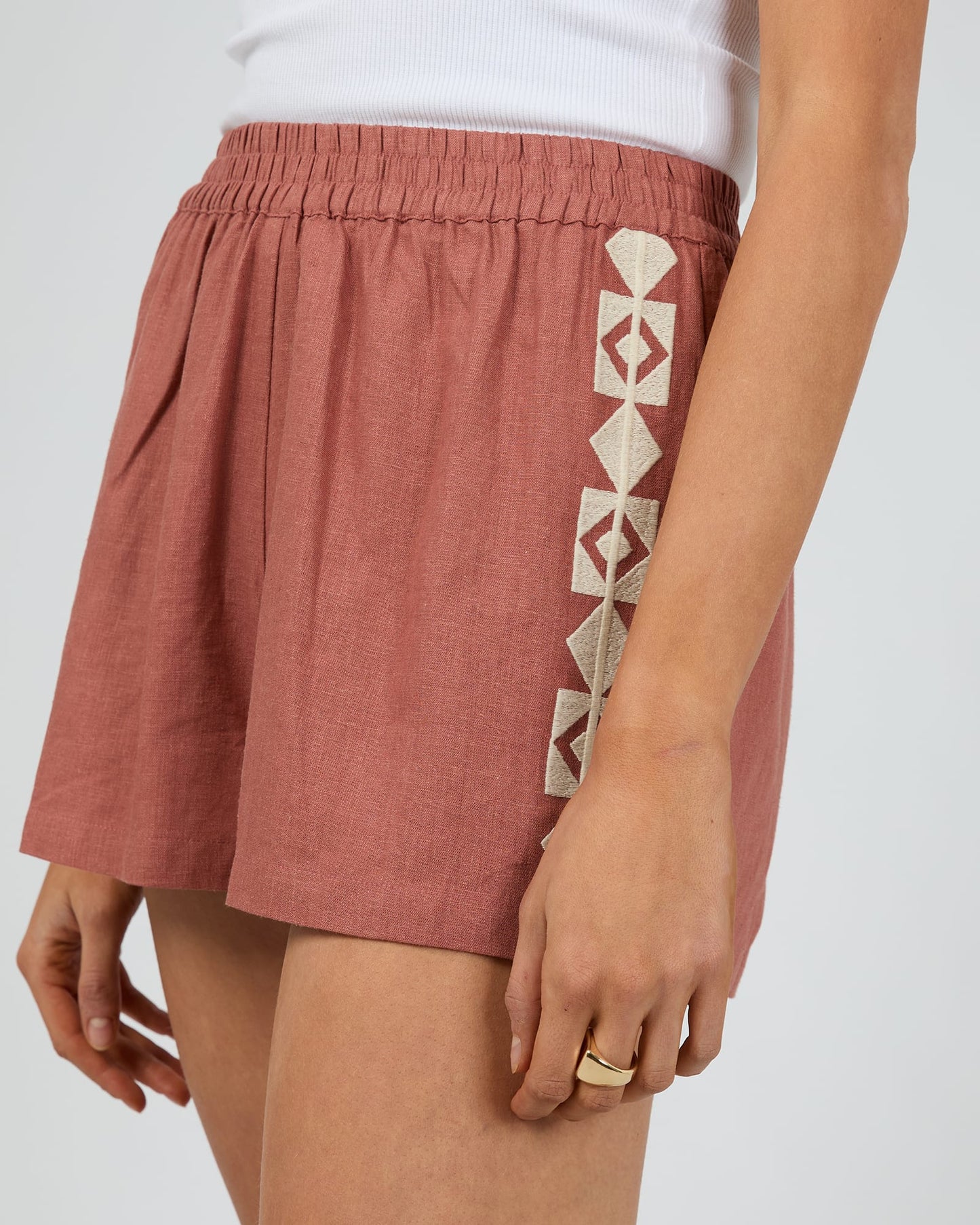 SILENT THEORY Capri Short - Clay