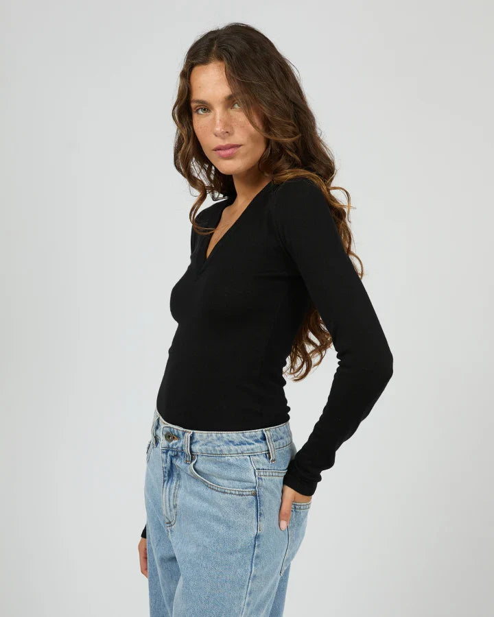 Silent theory Ashton Knit Vee L/S Top - Black