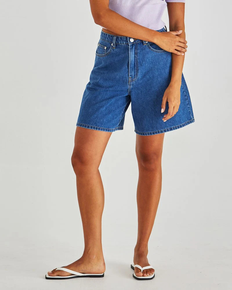 SASS Sabine Short - Mid Denim Wash