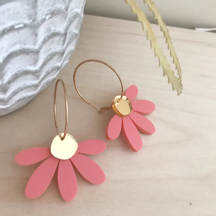 FOXIE COLECTIVE Jumbo Daisy Hoop Earrings - Pastel Raspberry & Gold