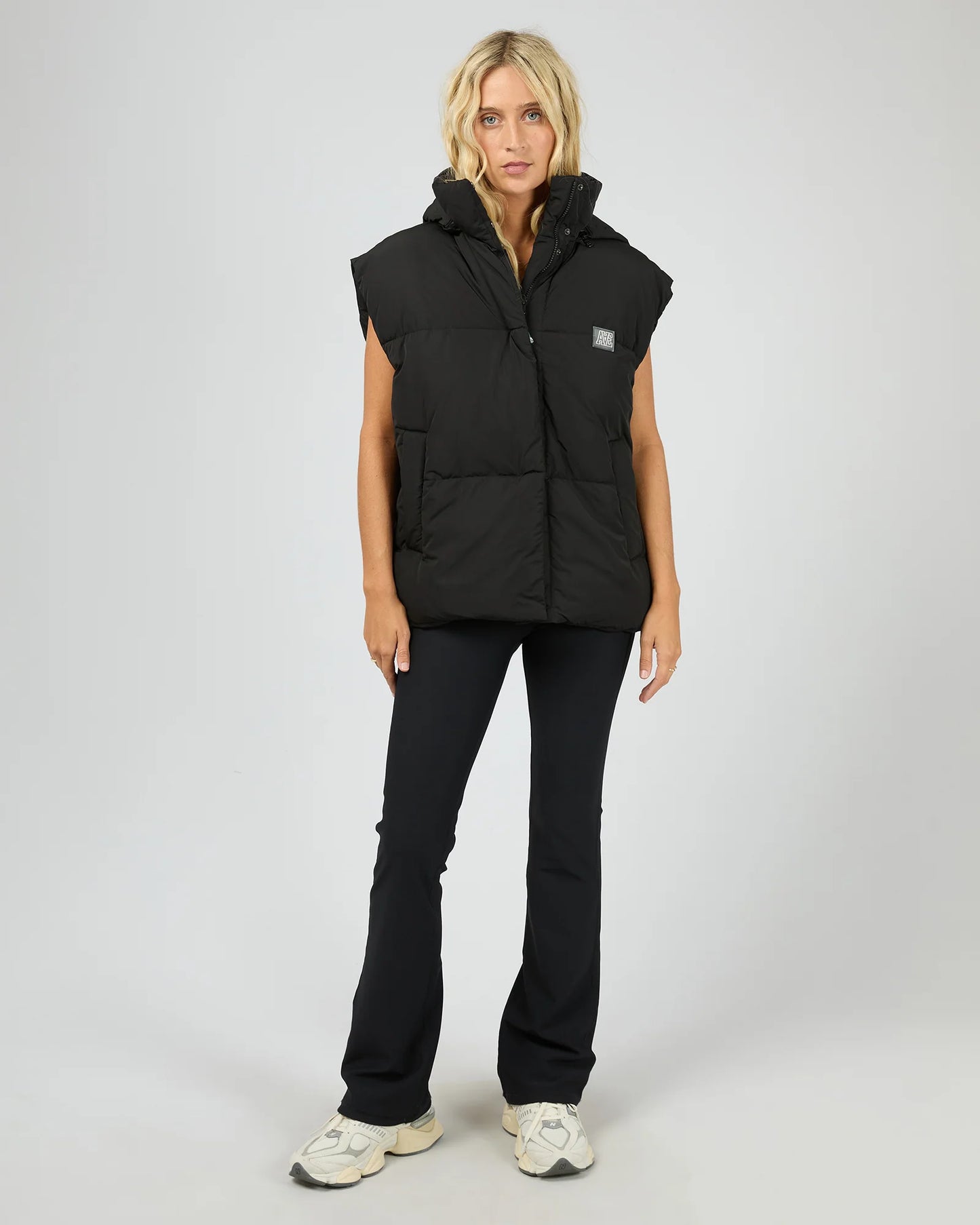 ALL ABOUT EVE Elevate Puffer Vest - Black