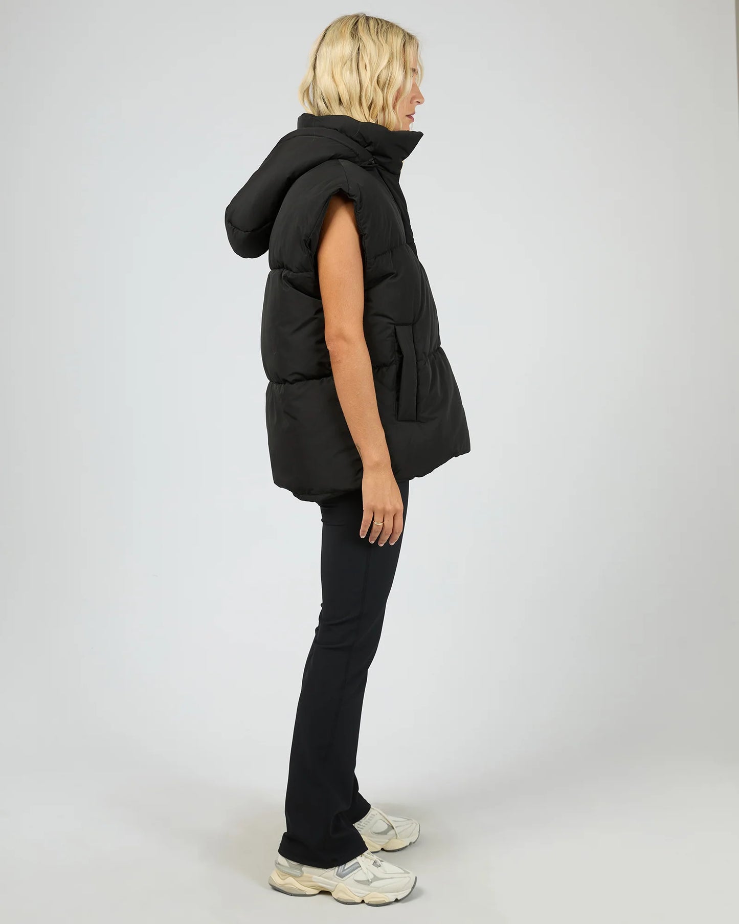 ALL ABOUT EVE Elevate Puffer Vest - Black