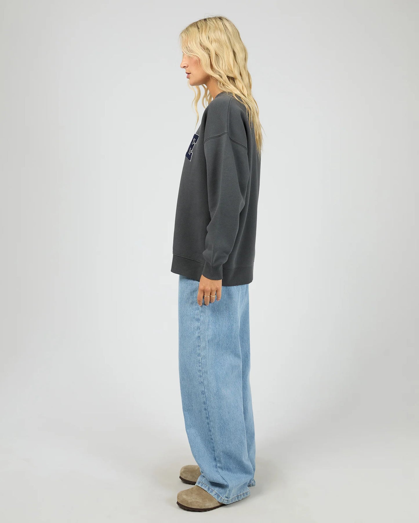 ALL ABOUT EVE Le Avenue Oversized Crew - Gunmetal