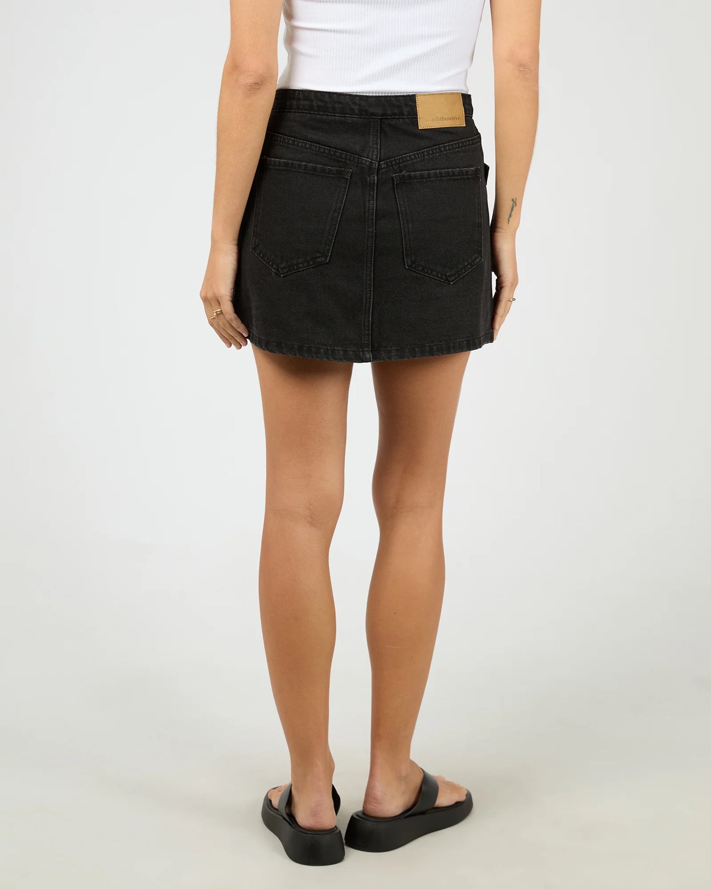 ALL ABOUT EVE Lenni Mini Skort - Black
