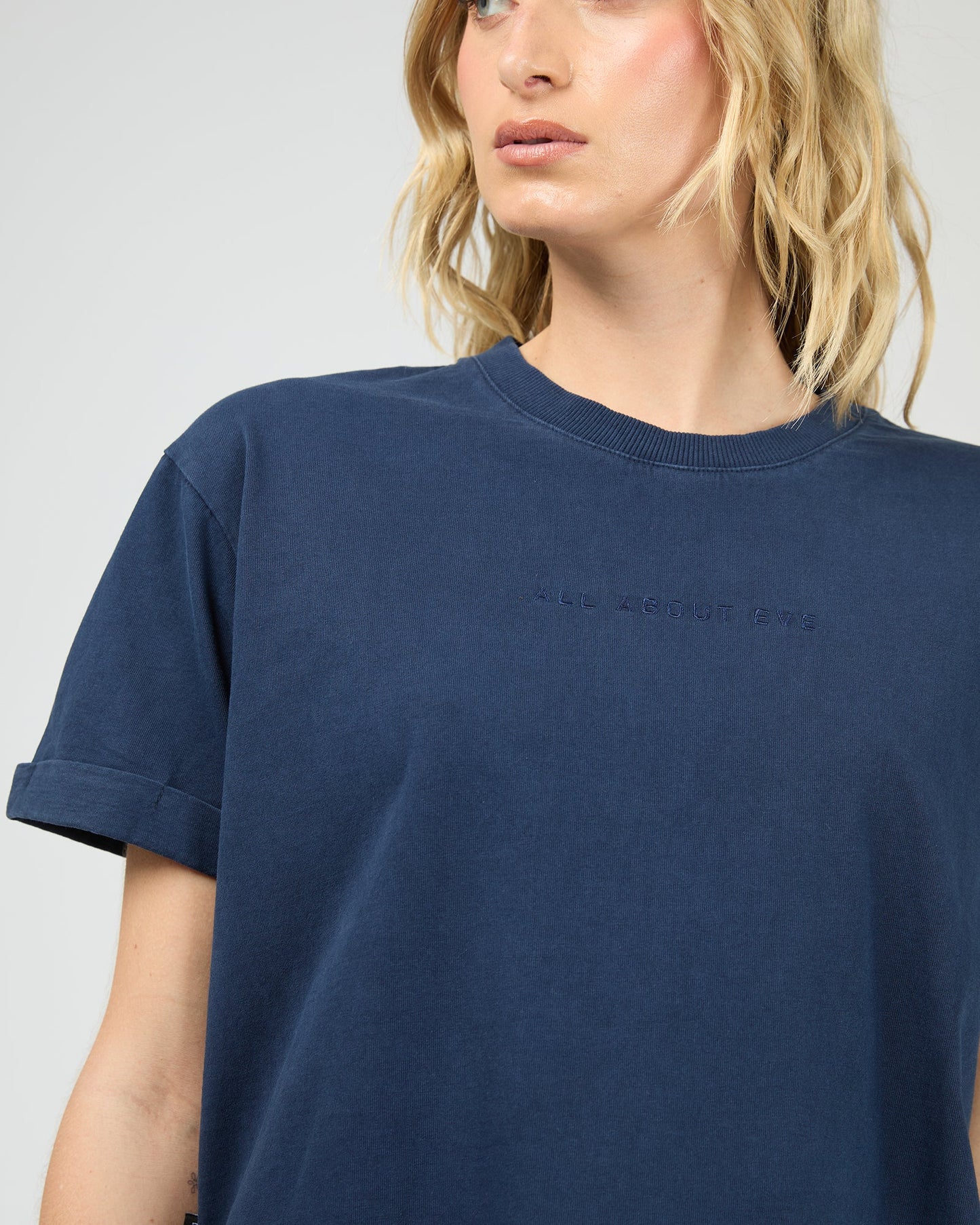 ALL ABOUT EVE Washed Tee - Navy