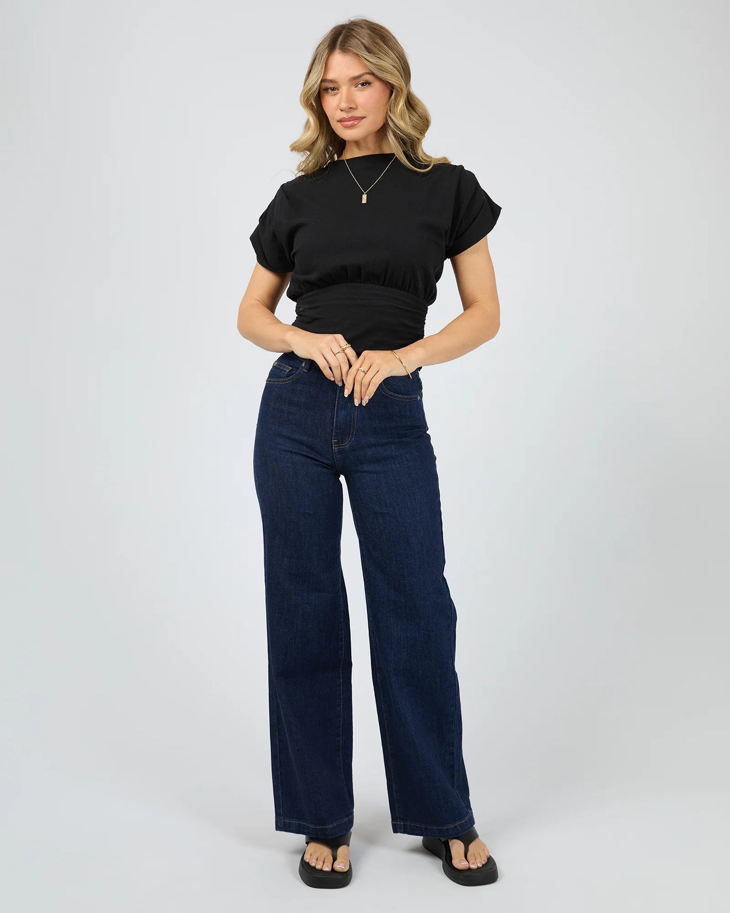 ALL ABOUT EVE Halle Tee - Black