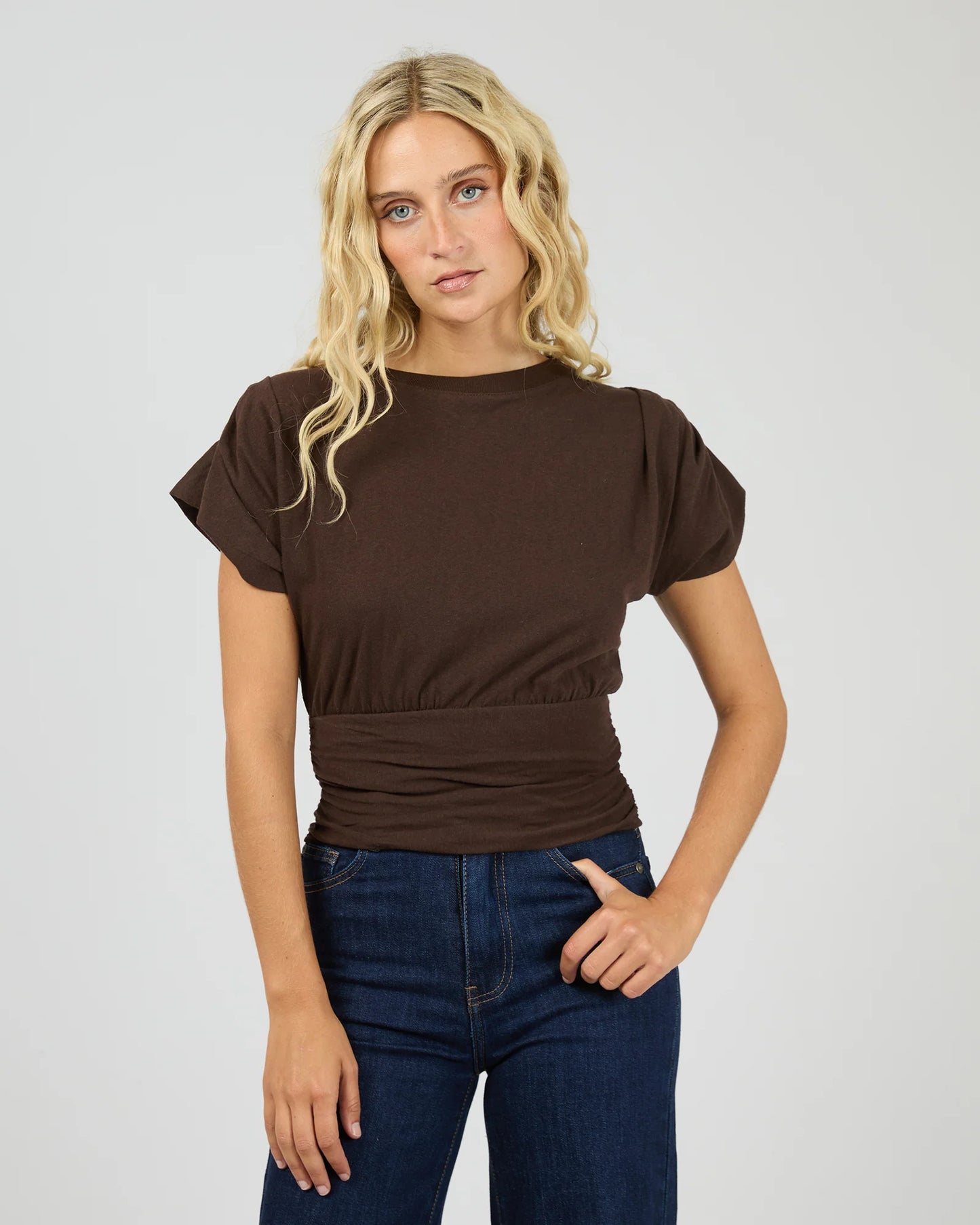 ALL ABOUT EVE Halle Tee - Brown