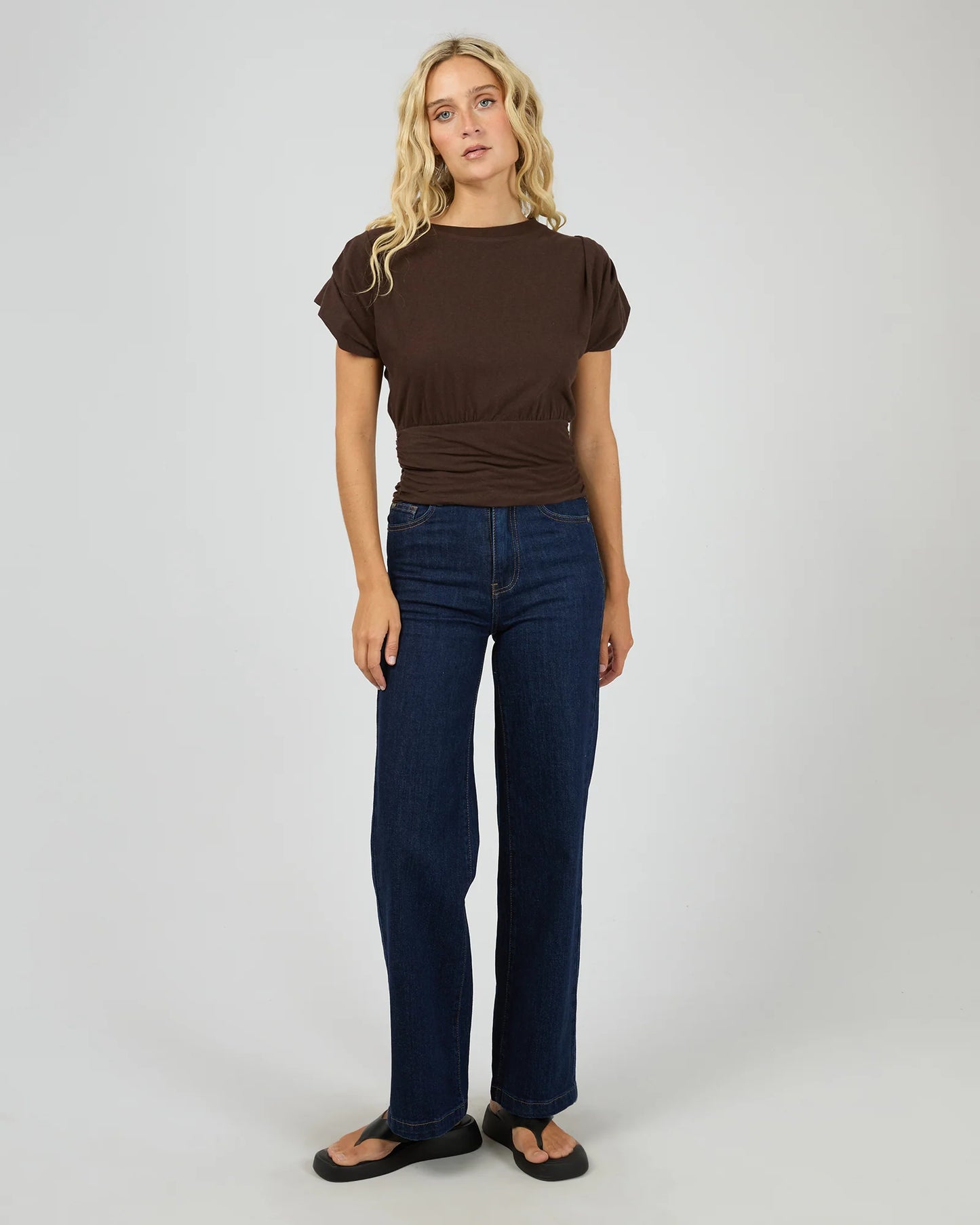 ALL ABOUT EVE Halle Tee - Brown