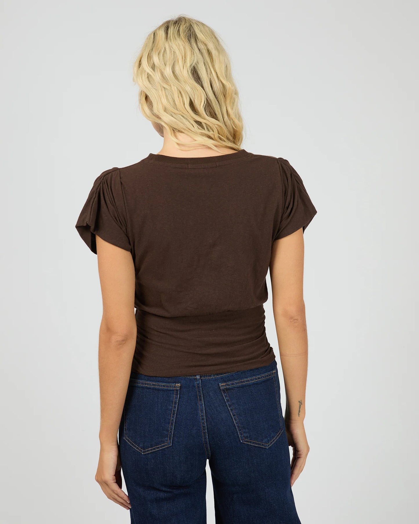 ALL ABOUT EVE Halle Tee - Brown