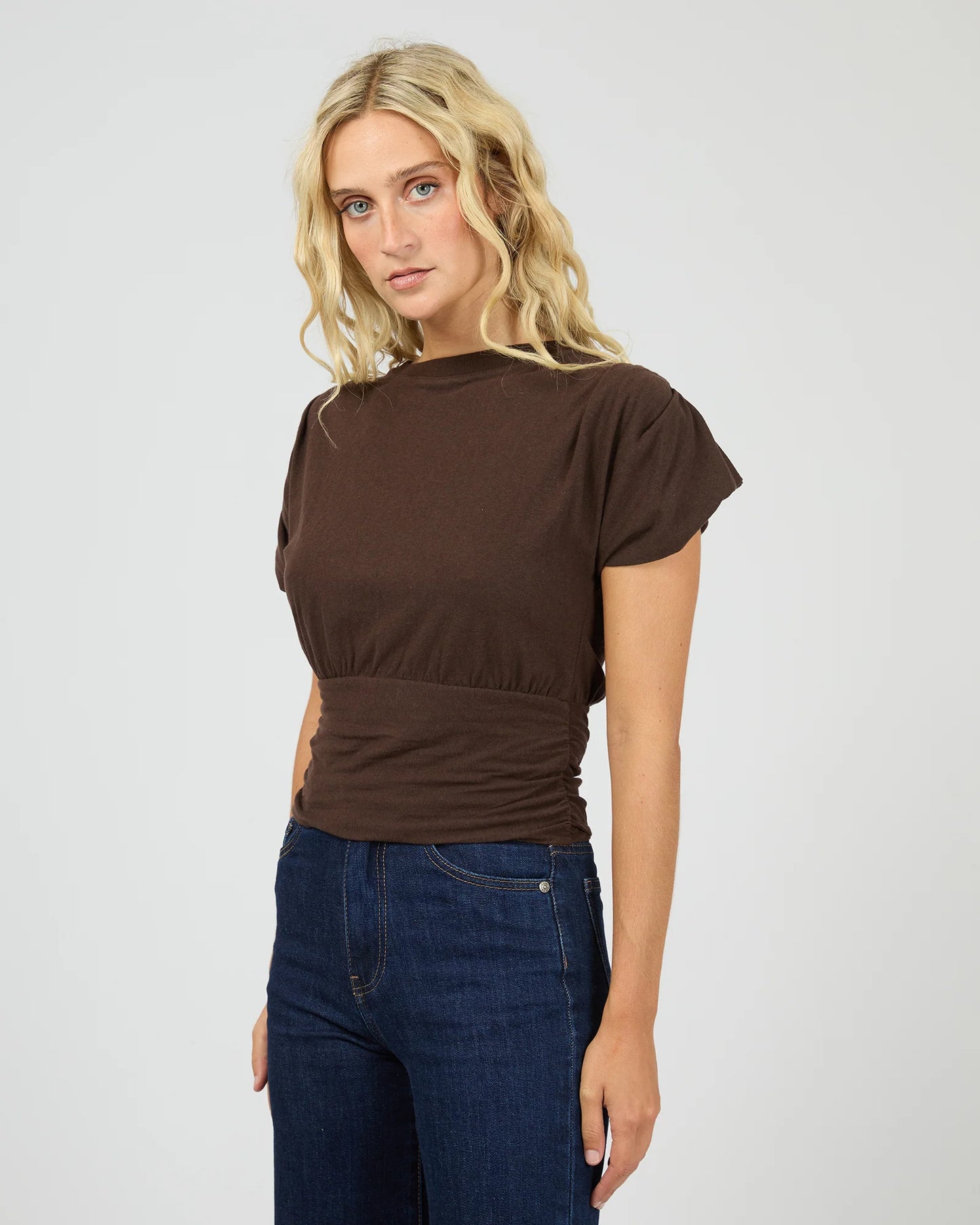 ALL ABOUT EVE Halle Tee - Brown