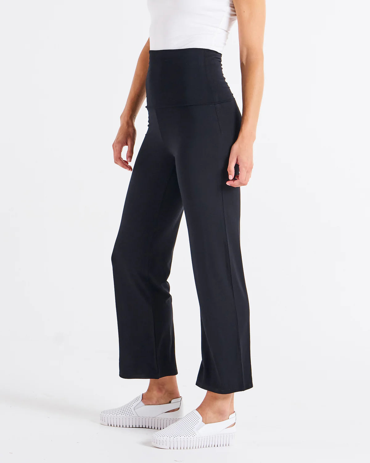 BETTY BASICS Houston Bamboo Relaxed Pant - Black