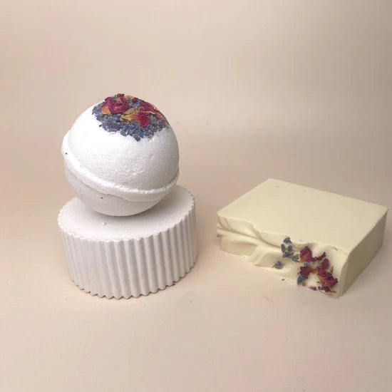 THE SOAP BAR Purity Bath Bomb