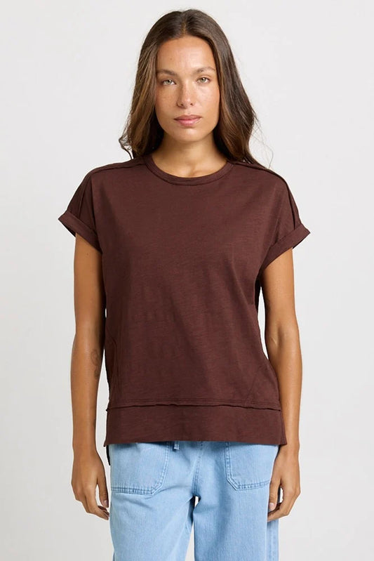 BETTY BASICS Shirley Short Sleeve Tee - Chocolate