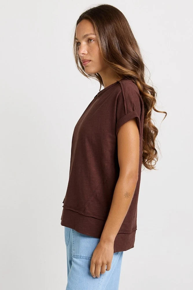 BETTY BASICS Shirley Short Sleeve Tee - Chocolate