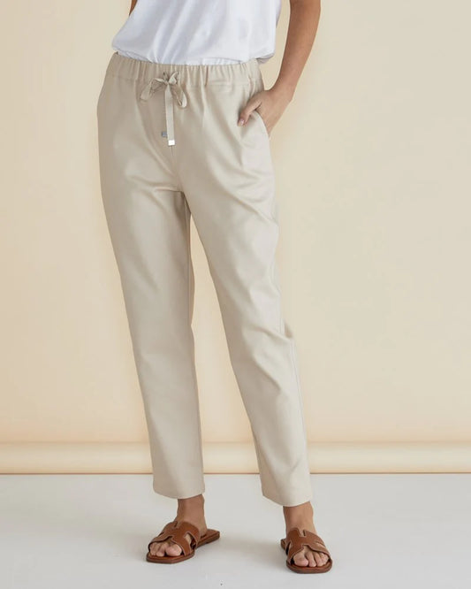 BETTY BASICS Kenzie Jogger - Cream