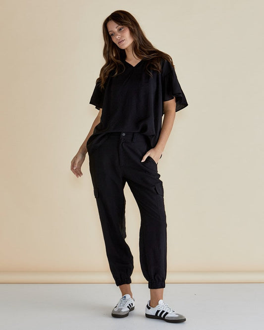 BETTY BASICS Adrianna Jogger - Black