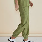 BETTY BASICS Adrianna Jogger - Pistachio