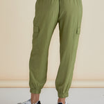 BETTY BASICS Adrianna Jogger - Pistachio