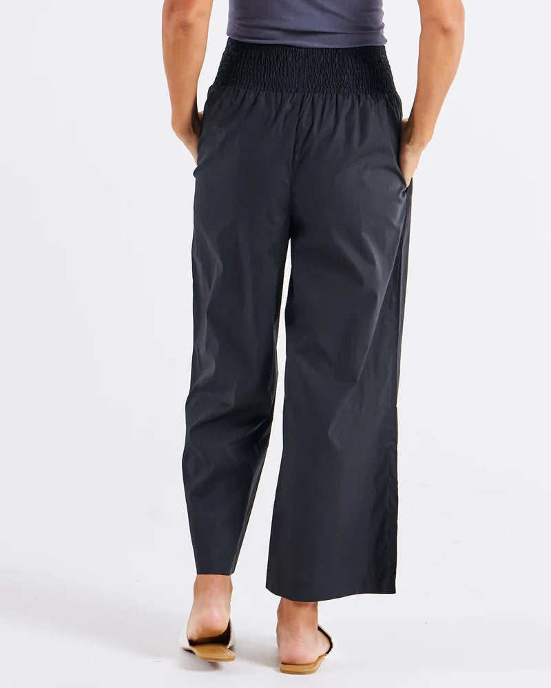 BETTY BASICS  Sevilla Wide Leg Cotton Pant-Black