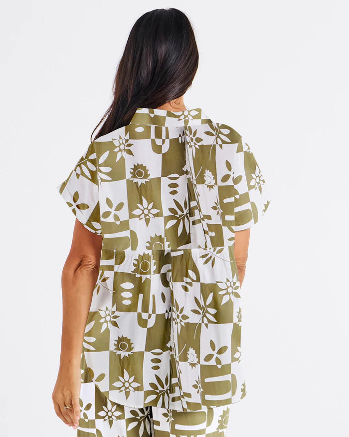 BETTY BASICS Mara Short Sleeve Shirt - Geo Floral