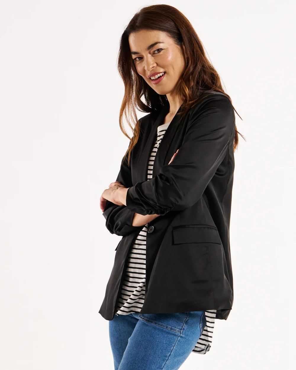 BETTY BASICS Jayde Satin Blazer - Black