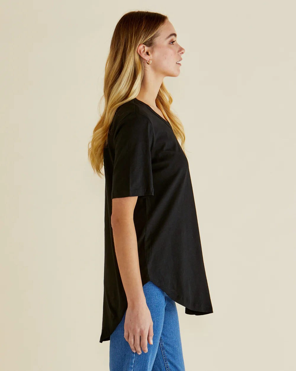 BETTY BASICS Ariana Tee - Black