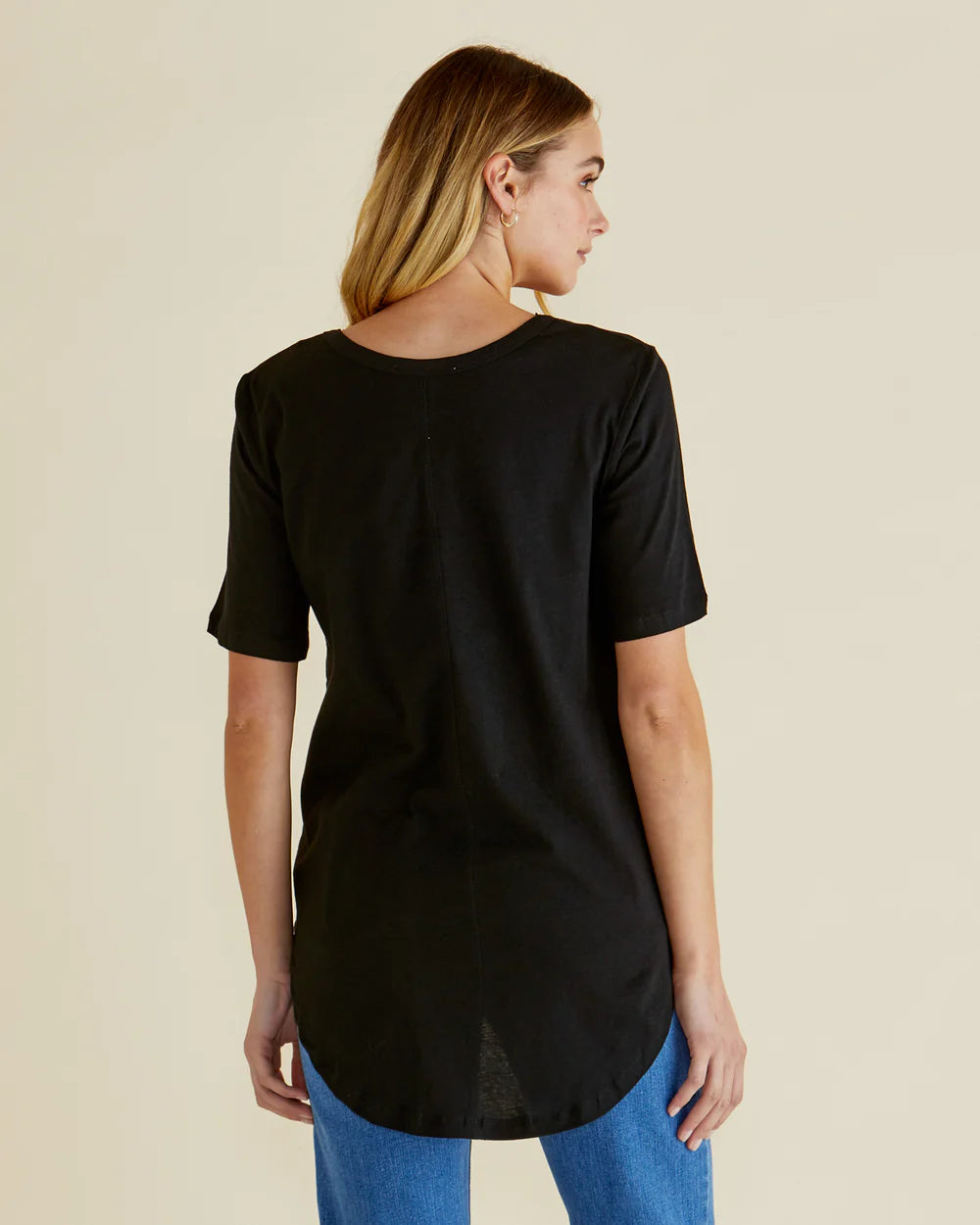 BETTY BASICS Ariana Tee - Black