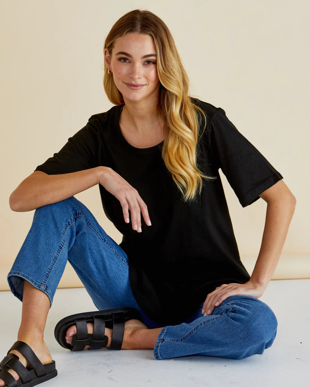 BETTY BASICS Ariana Tee - Black