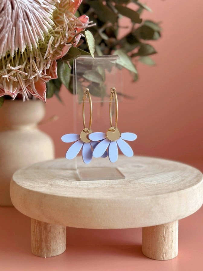 FOXIE COLECTIVE Jumbo Daisy Hoop Earrings - Periwinkle & Gold