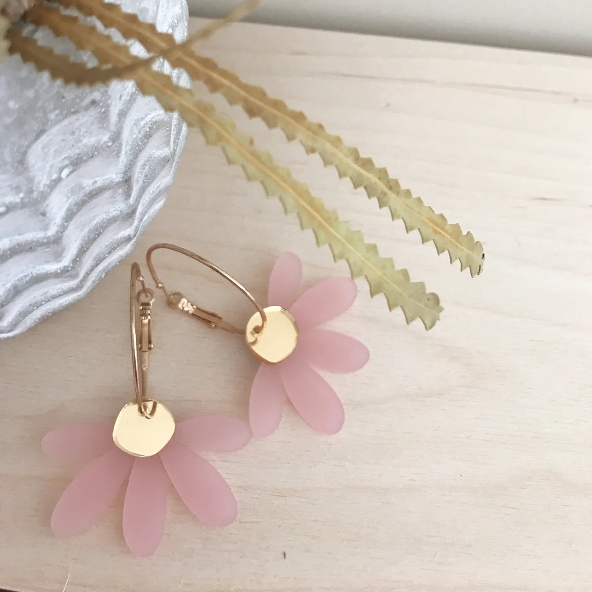 FOXIE COLECTIVE Jumbo Daisy Hoop Earrings - Frosted Pink & Gold