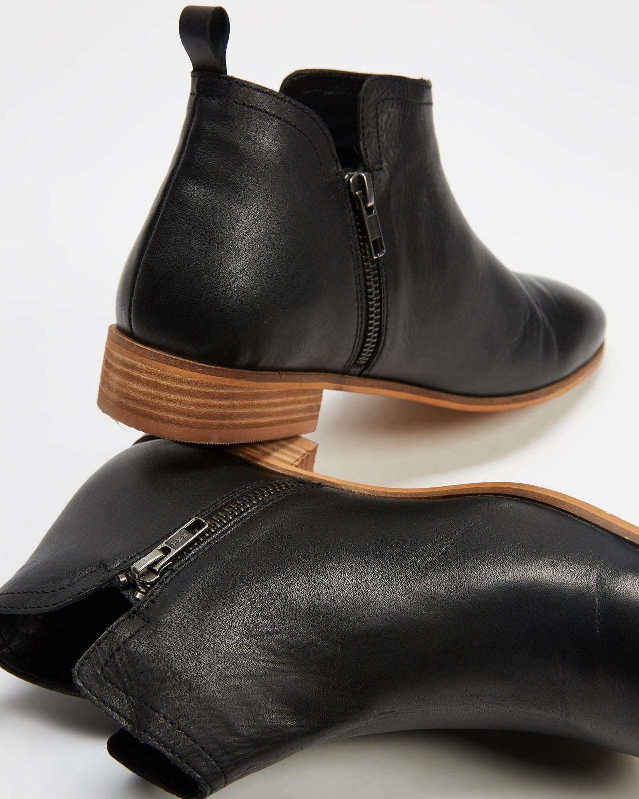 HUMAN PREMIUM Sine Leather Ankle Boot - Black