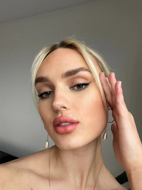 SUZY. LIP SATIN - Miss Olivia Apricot