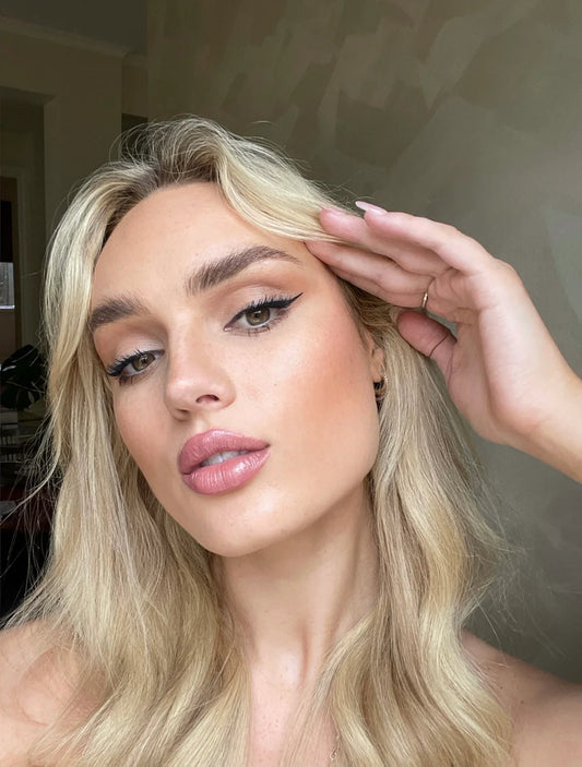 SUZY. LIP SATIN - Miss Jacqui Pink Lace