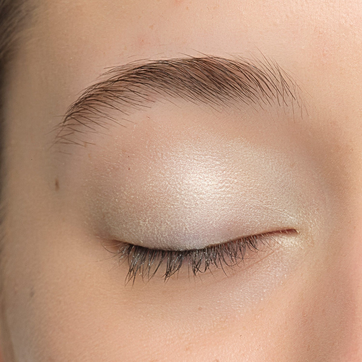 LUK BEAUTIFOOD Luminous Eye Crayon - Pearl